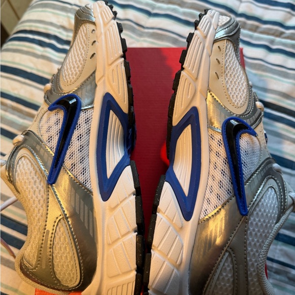 NIKE V5 RNR size 8 - Picture 5 of 5